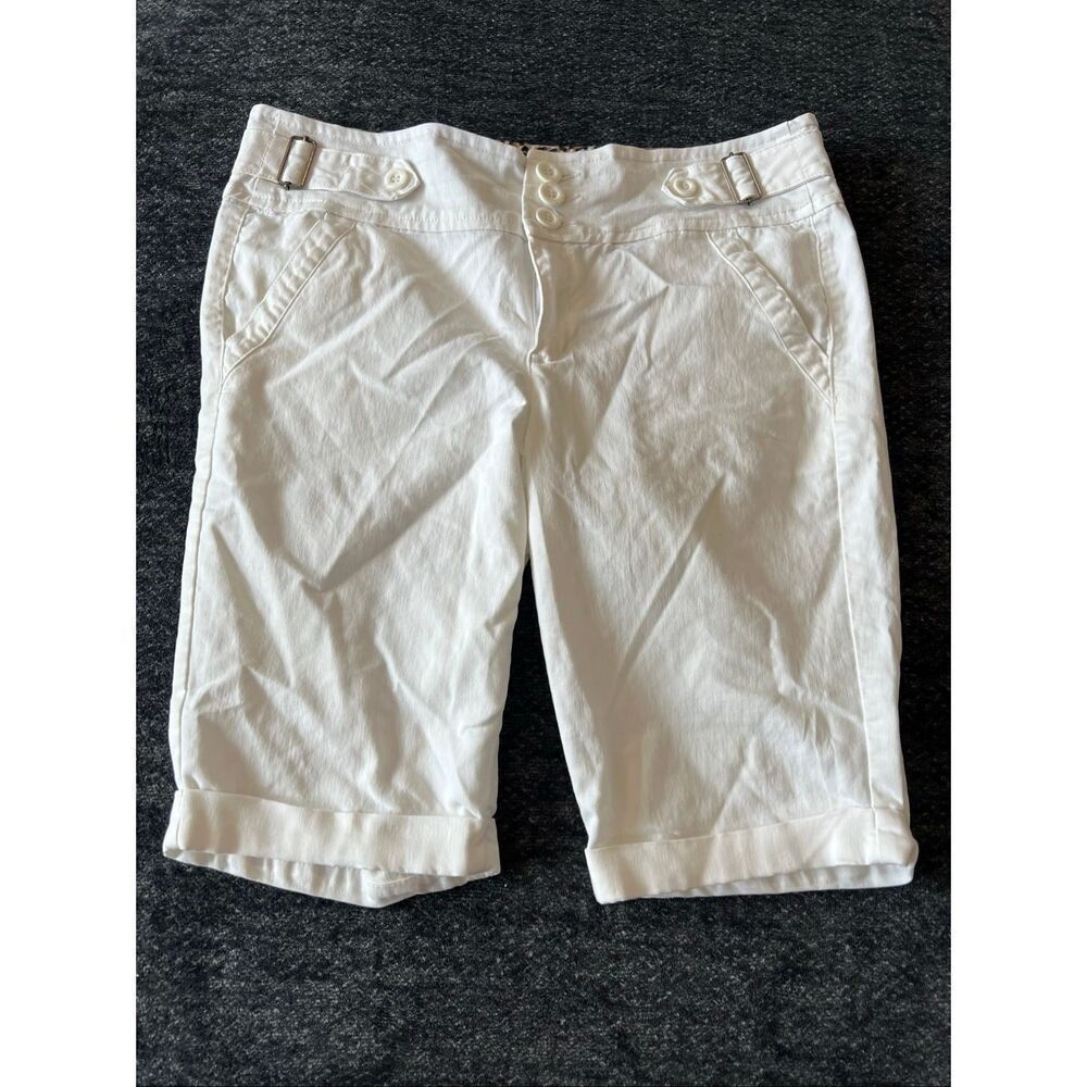 One Five One Women's White Bermuda Shorts Size 16
